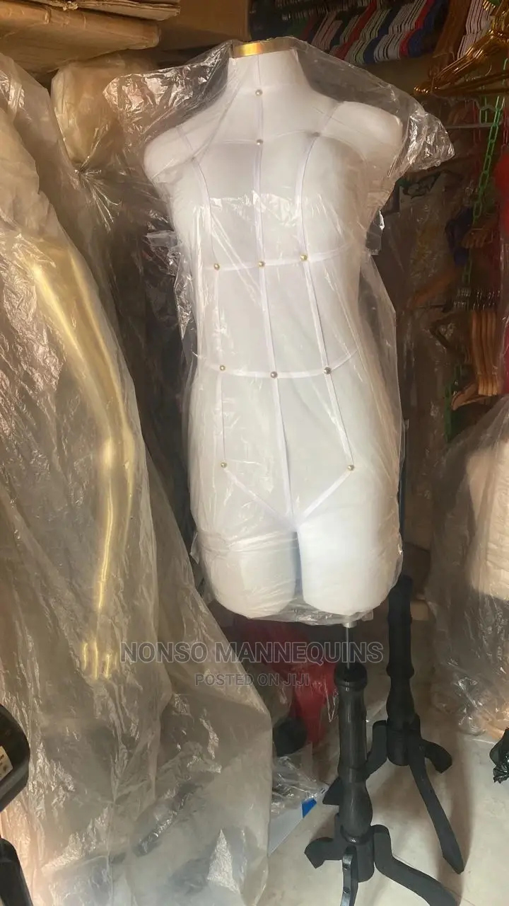 Size 10 Female Dressform With Tripod Stand