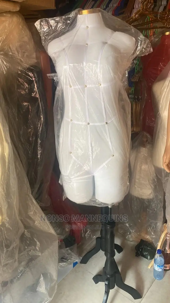 Size 10 Female Dressform With Tripod Stand