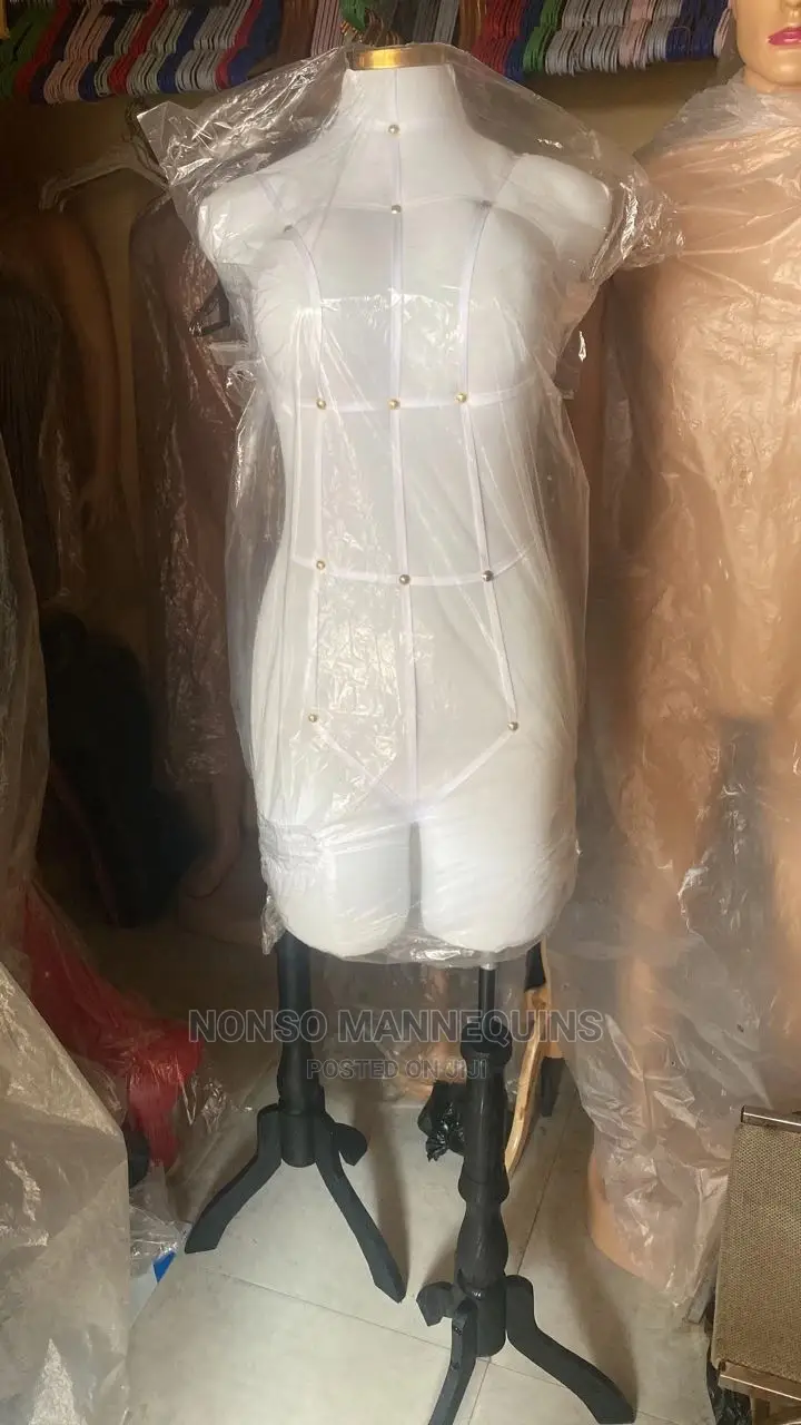 Size 10 Female Dressform With Tripod Stand