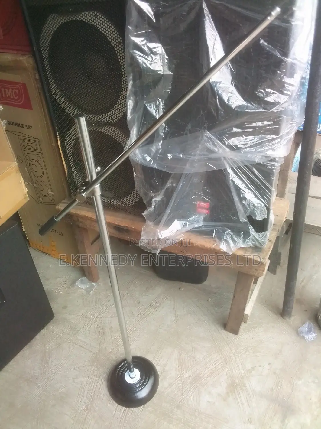 Professional Iron Round Base Microphone Stand With Holder