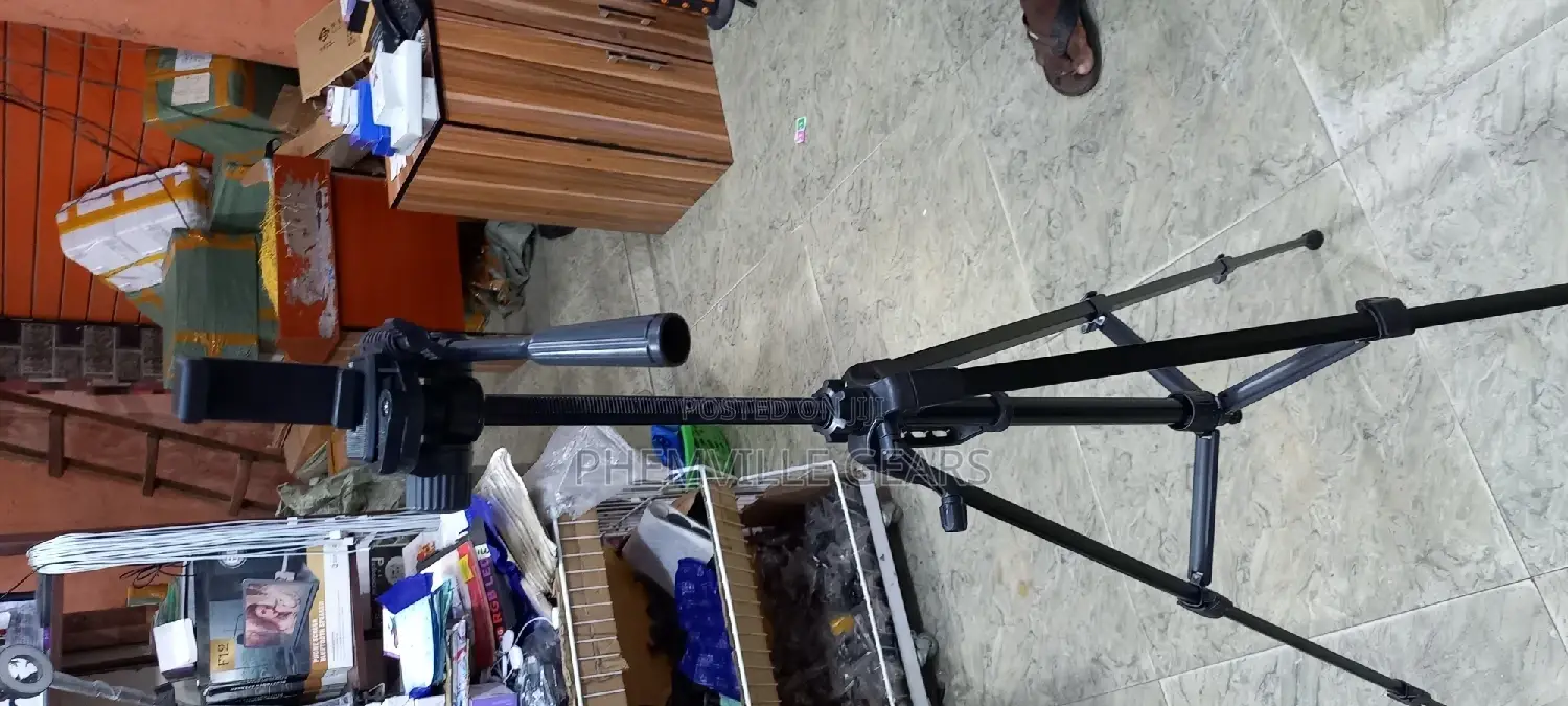 Tripod Stand for Phones and Camera