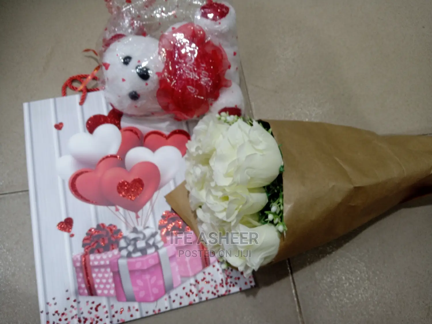 Lovers Package (Cream Bouquet, a Little Teddy Fancy Bag)