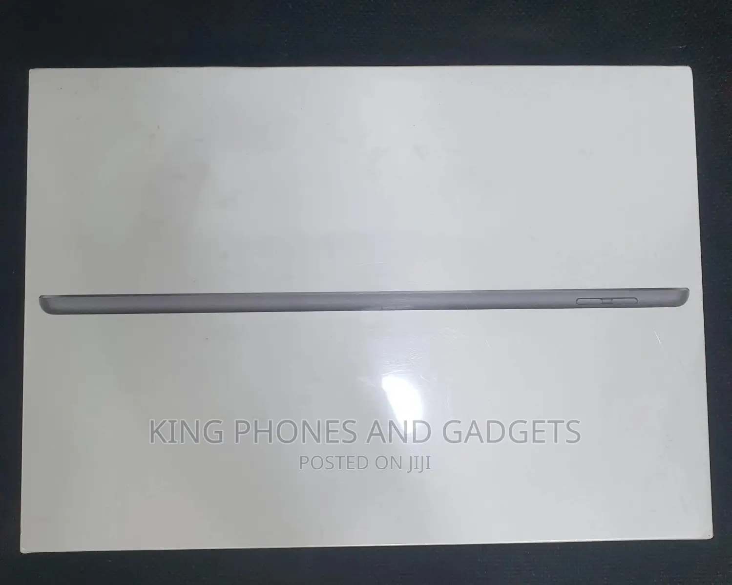 New Apple iPad 9.7 64 GB Gray