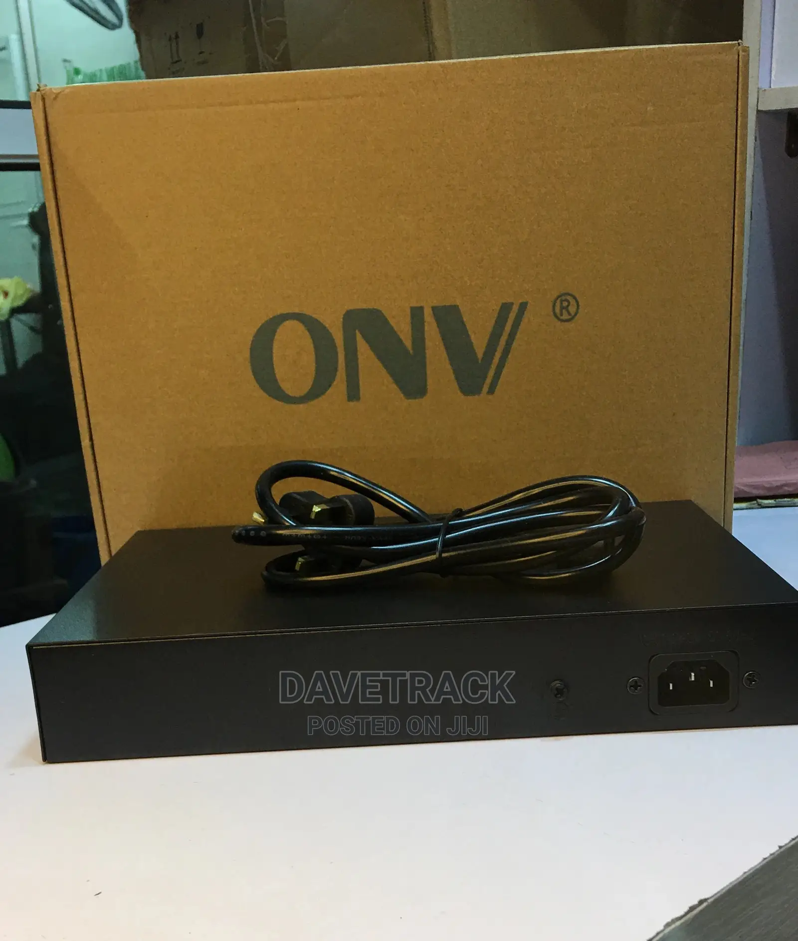 10/100m 16-Port Fast Ethernet Switch