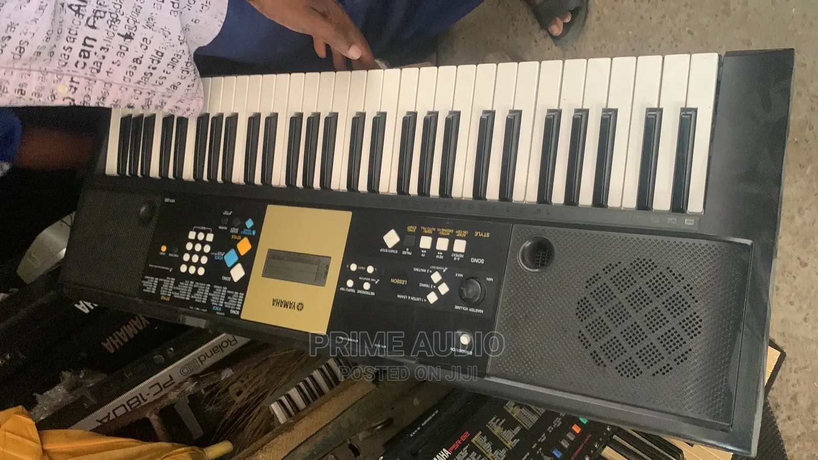 Yamaha YPT 220 Electronic Keyboard