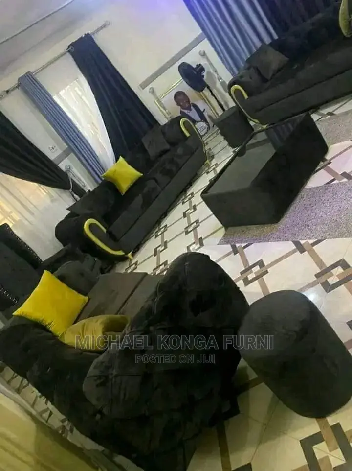 Beautiful Chesterfield Sofa With Puff and Center Table