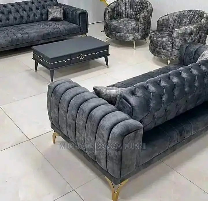 Beautiful Chesterfield Sofa With Puff and Center Table