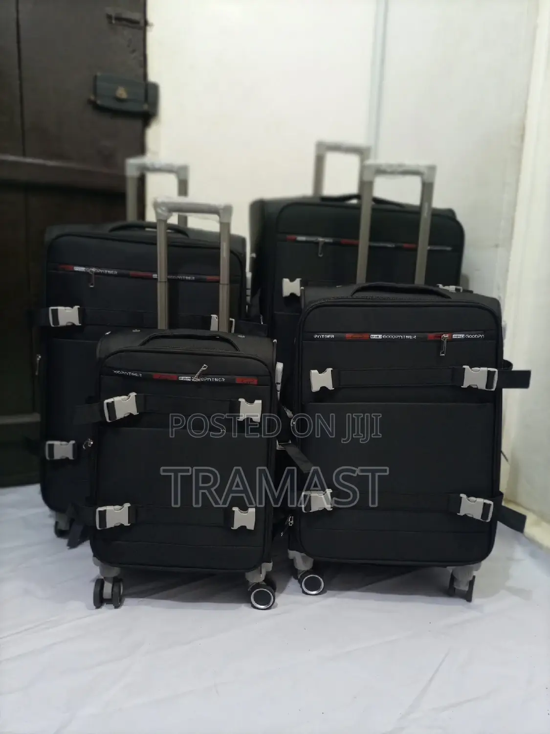 Family Size Travel Bags | 32, 28, 24, 20 Inches