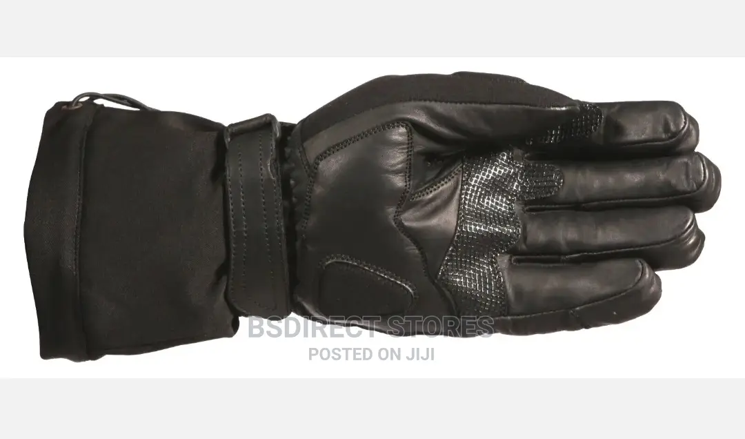 Duchinni Fairmont Black Leather Waterproof Motorbike Gloves.