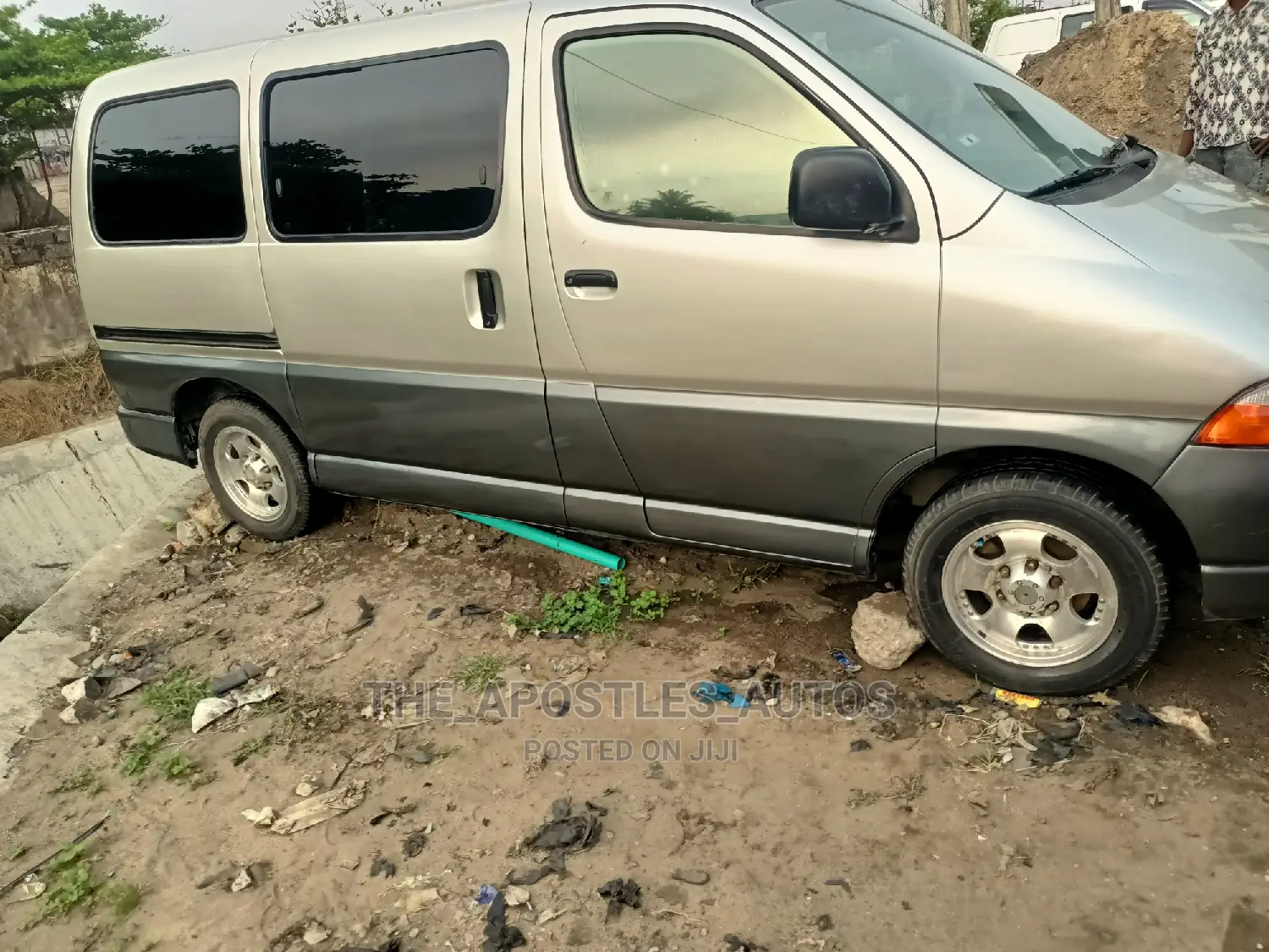 Toyota HiAce 2001 Grey