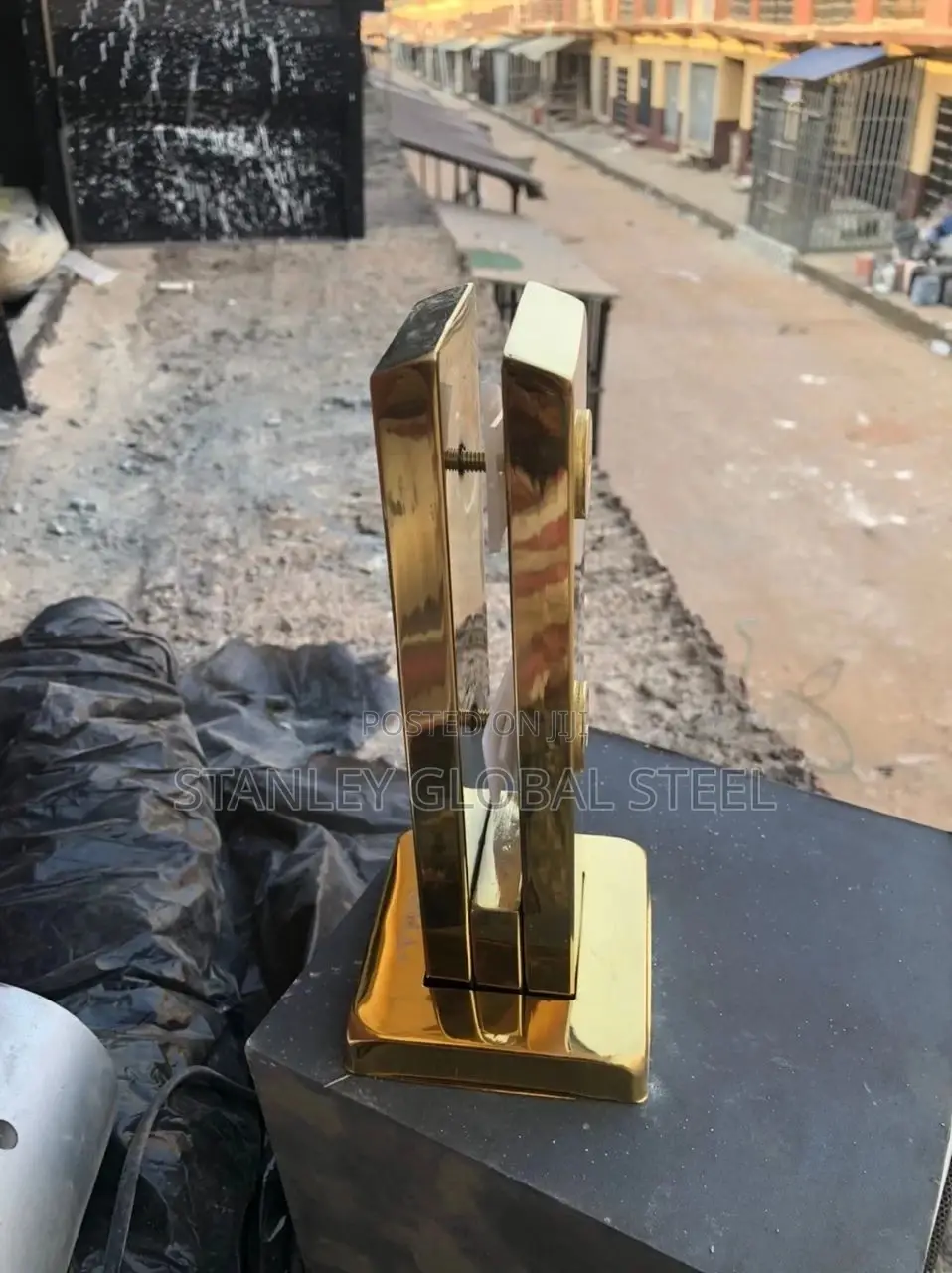 Standing Glass Holder Gold