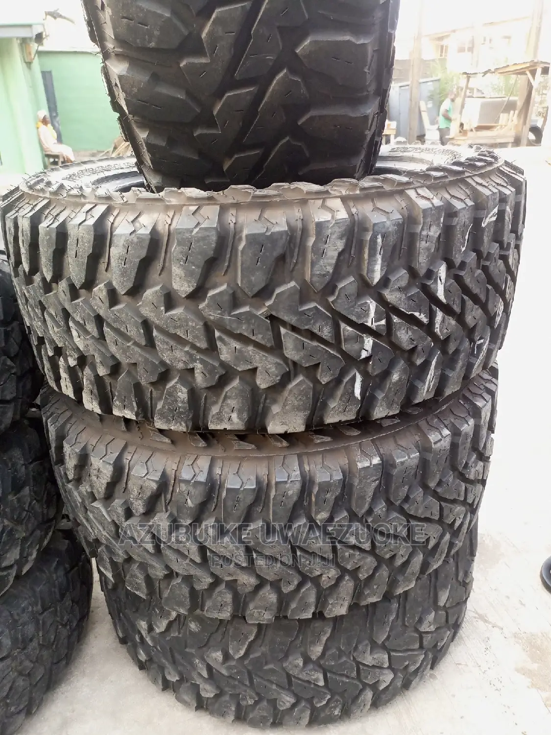 Tyres 305/55/20