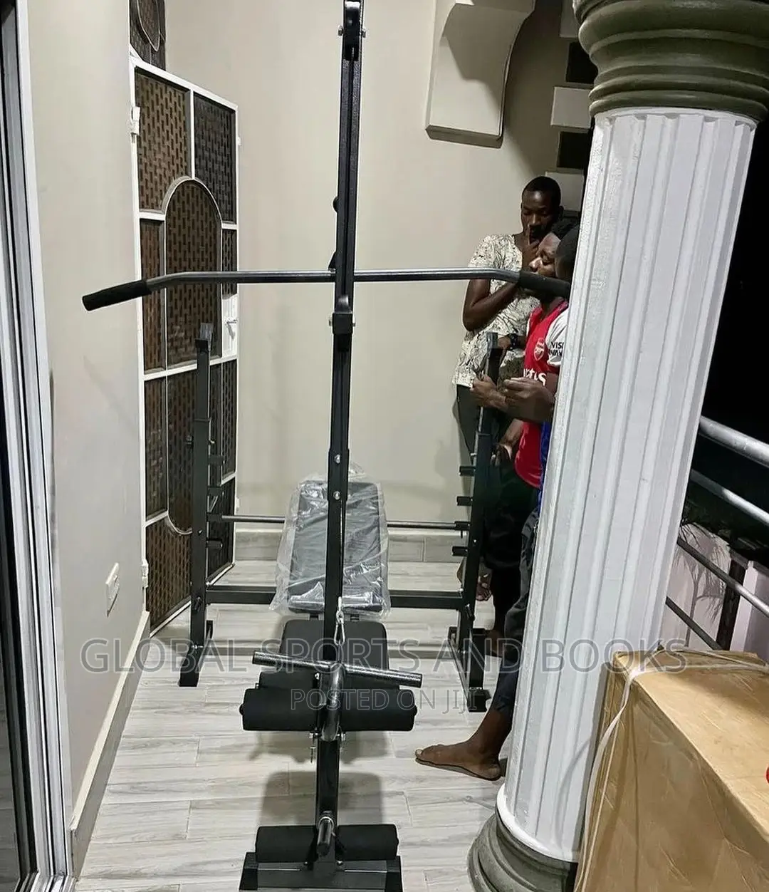 Multifunction Weight Bench With Latt Pole