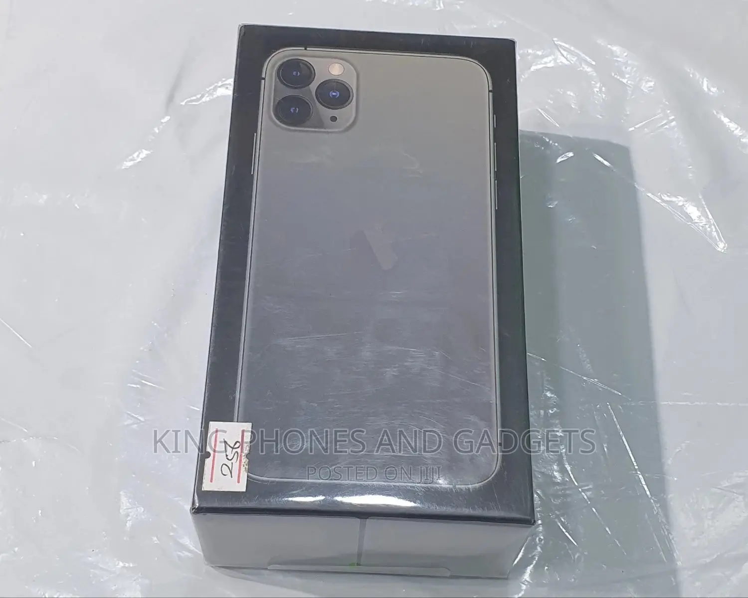New Apple iPhone 11 Pro Max 256 GB Green