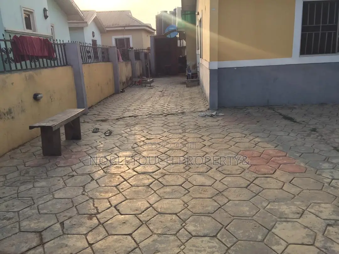3bdrm Bungalow in Diamond Estate for sale