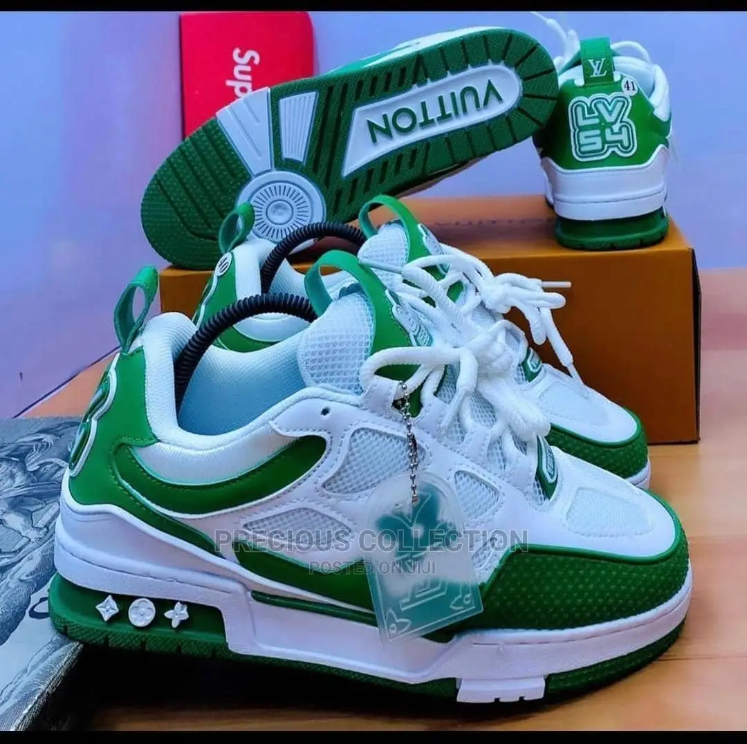 Unisex Louis Vuitton Sneakers