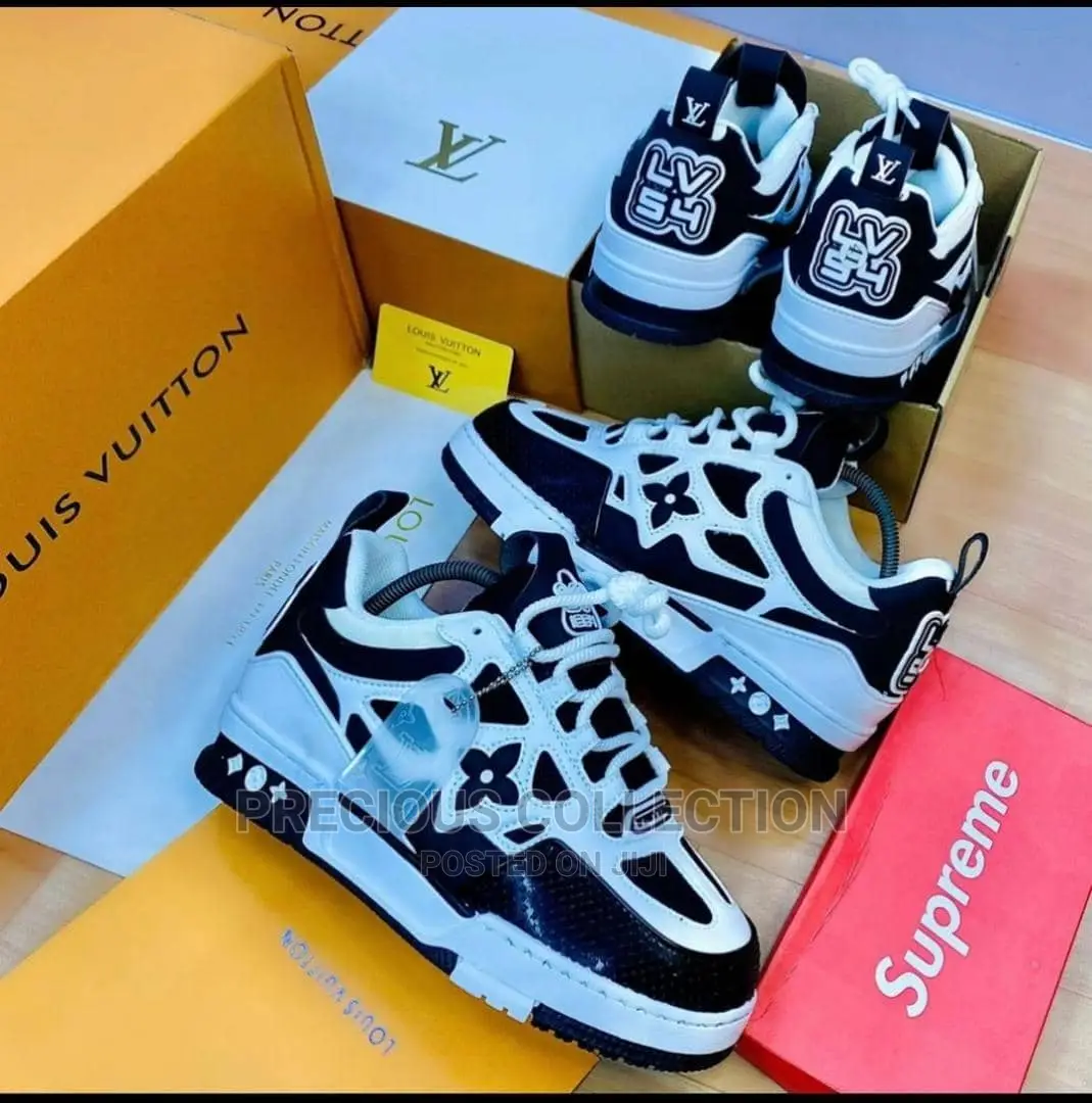 Unisex Louis Vuitton Sneakers