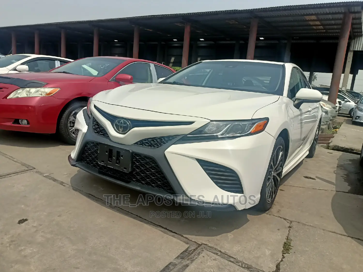 Toyota Camry SE (2.5L 4cyl 8A) 2019 White