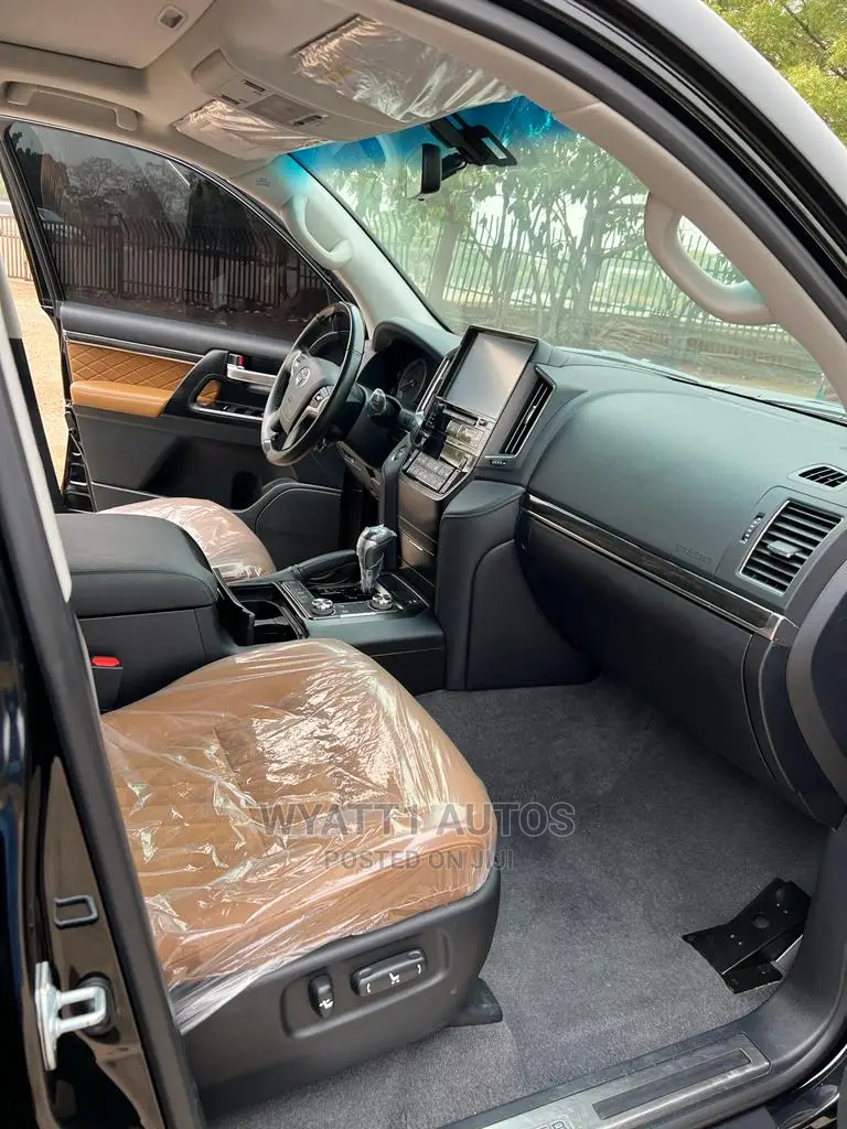 Toyota Land Cruiser 5.7 V8 VX-S 2021 Black