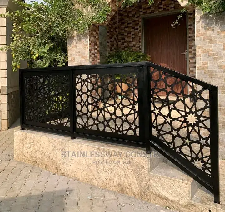 Lasercut Entrance Contour