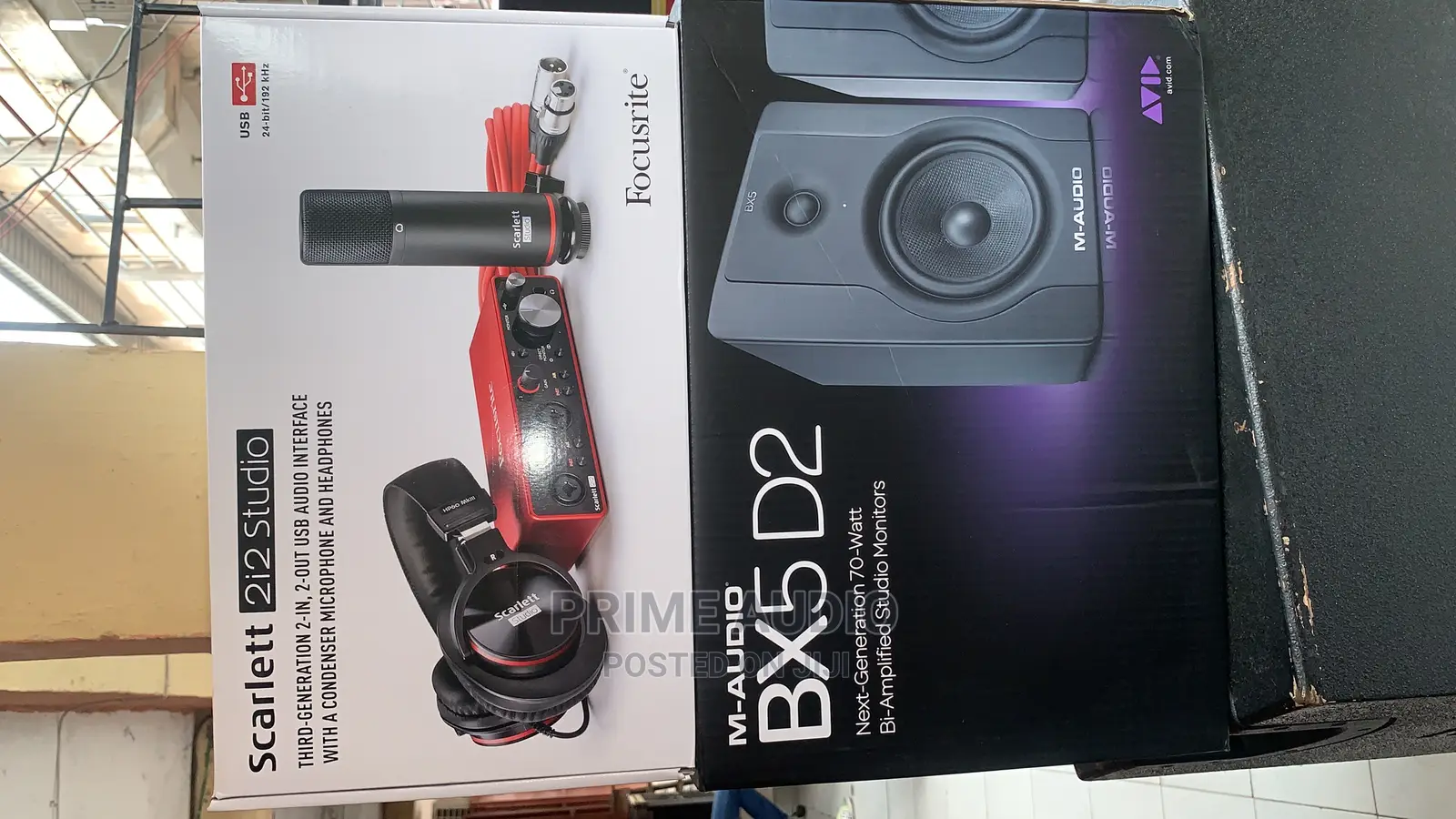 Maudio BX5 D2 Focusrite Scarlett 2i2 Bundle