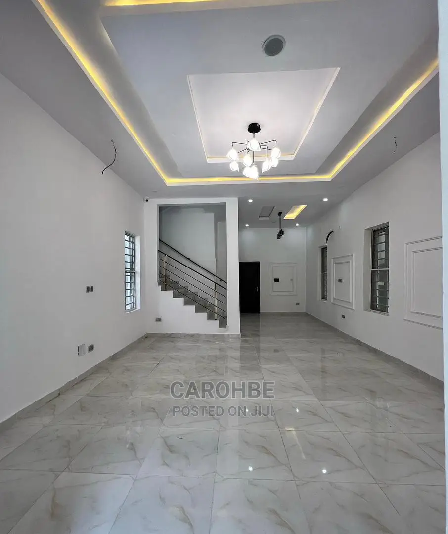 5bdrm Duplex in Chevy View, Chevron for Sale