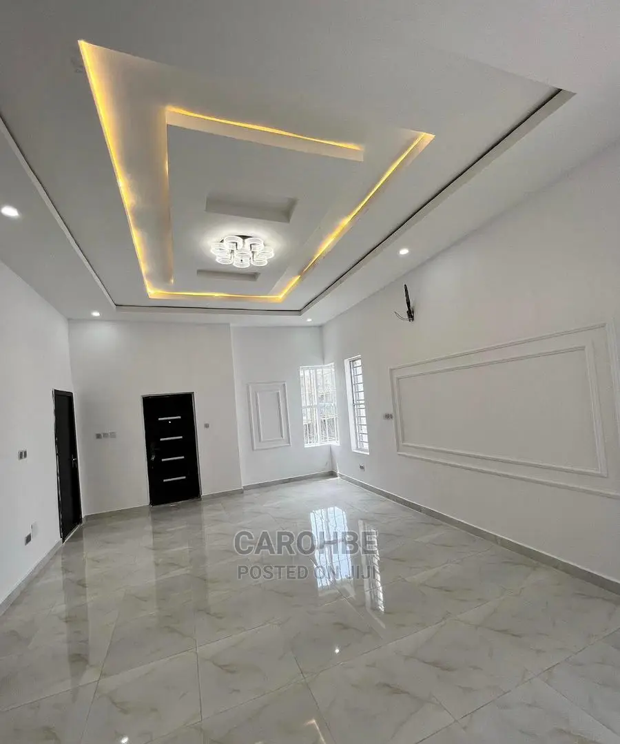 5bdrm Duplex in Chevy View, Chevron for Sale
