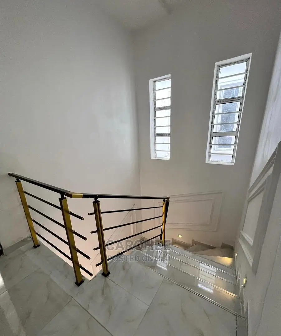 5bdrm Duplex in Chevy View, Chevron for Sale