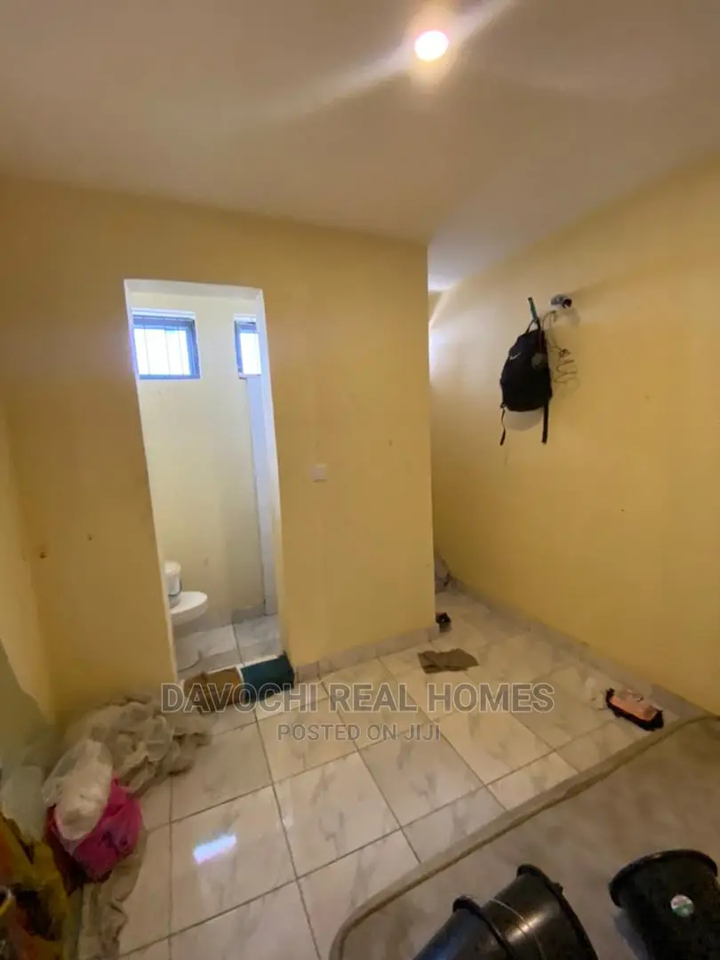 3bdrm Apartment in Lekki Phase 1 for Sale