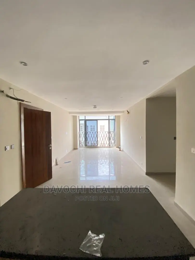 3bdrm Apartment in Lekki Phase 1 for Sale