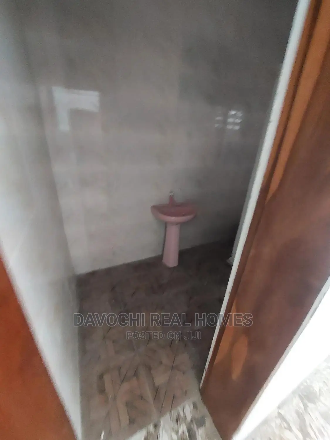 2bdrm Apartment in Chevron Second Toll, Lekki for rent
