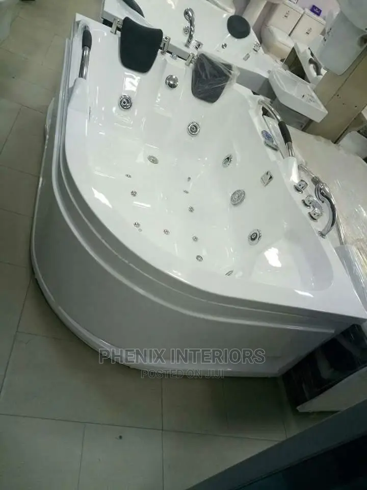 Double Headrest Jacuzzi