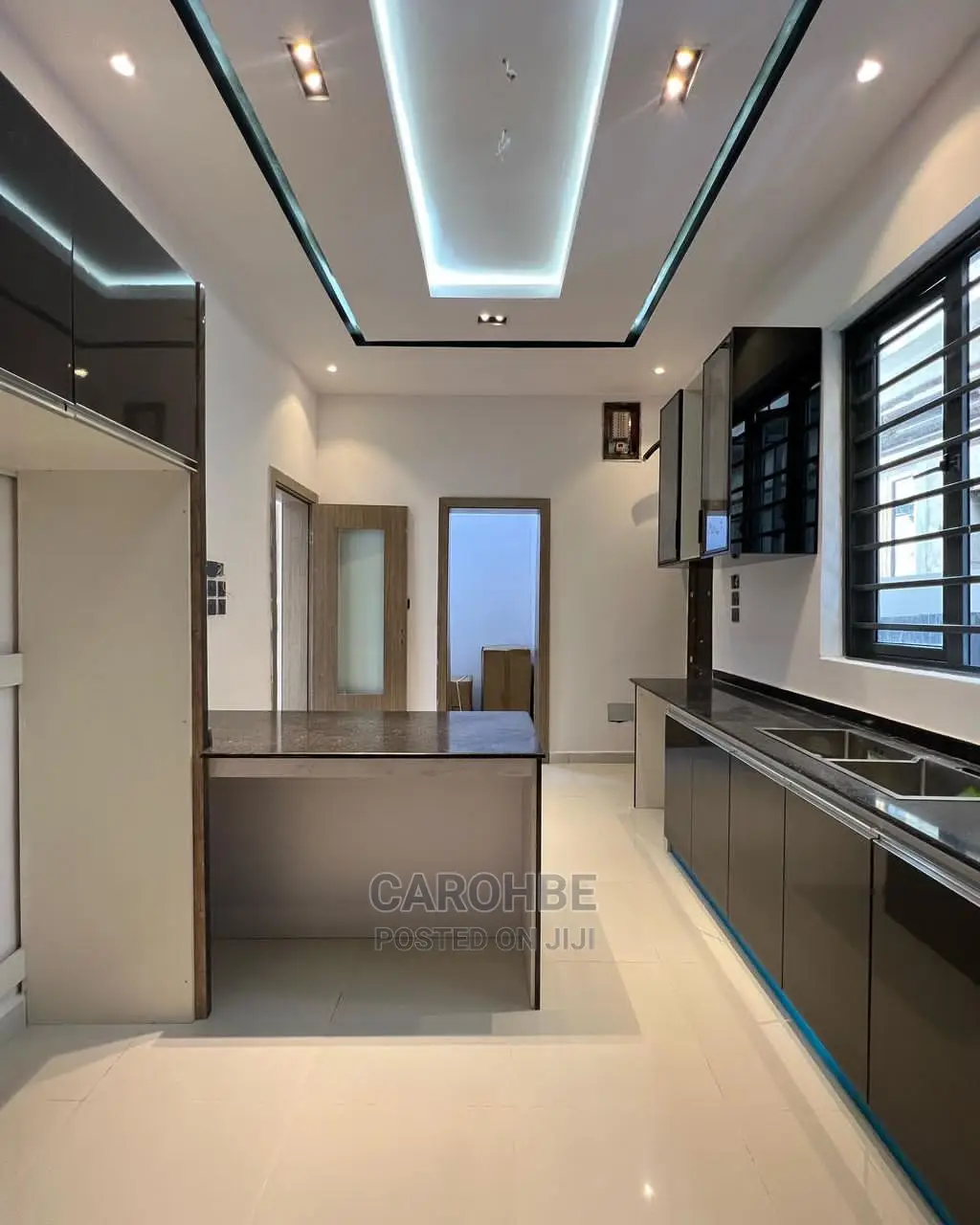 4bdrm Duplex in Ologolo, Lekki for Sale