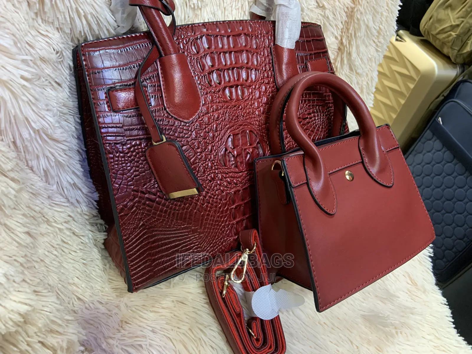 Quality 2n1 Red Croc Skin Medium Size Hand Bag