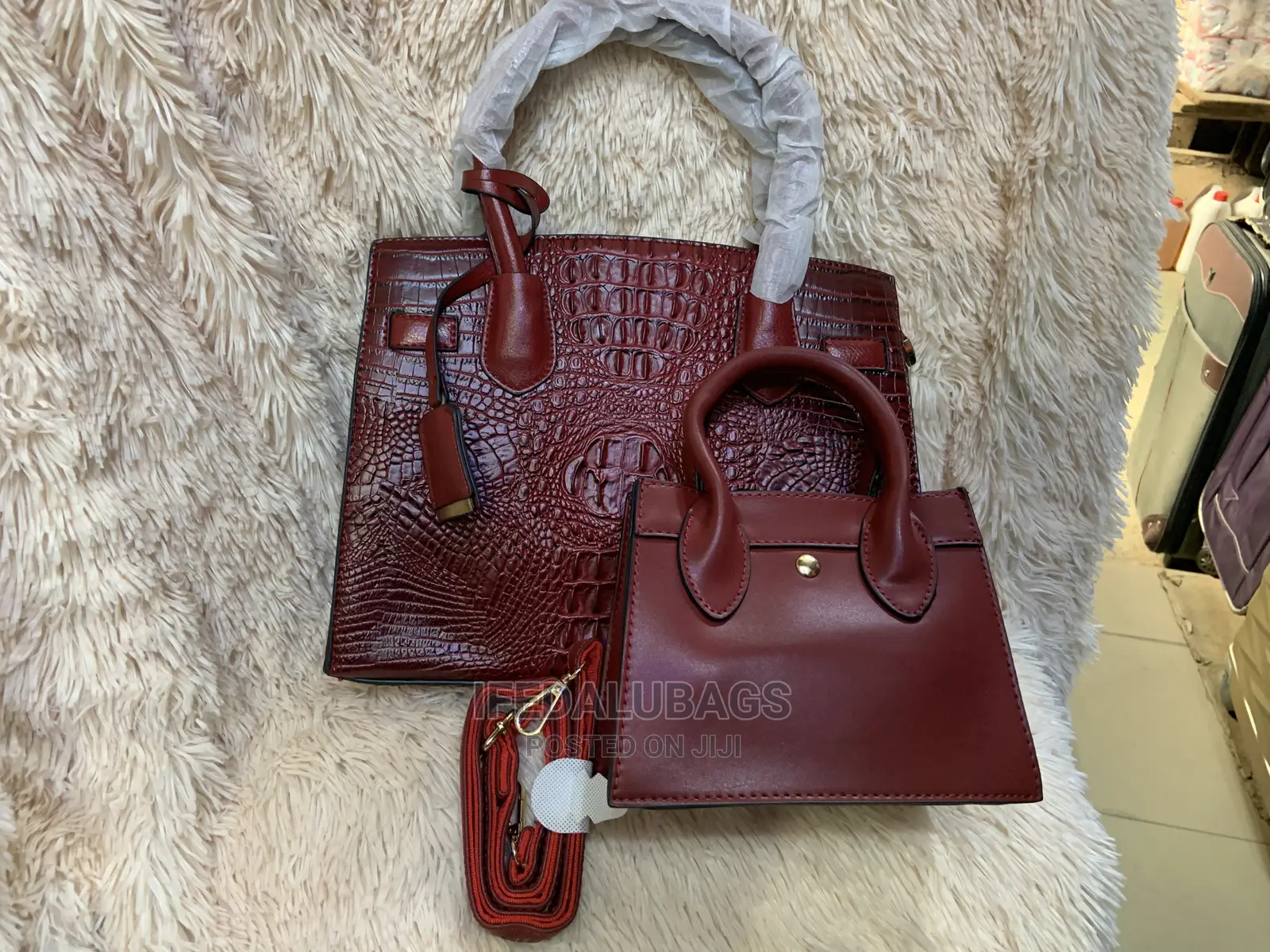 Quality 2n1 Red Croc Skin Medium Size Hand Bag