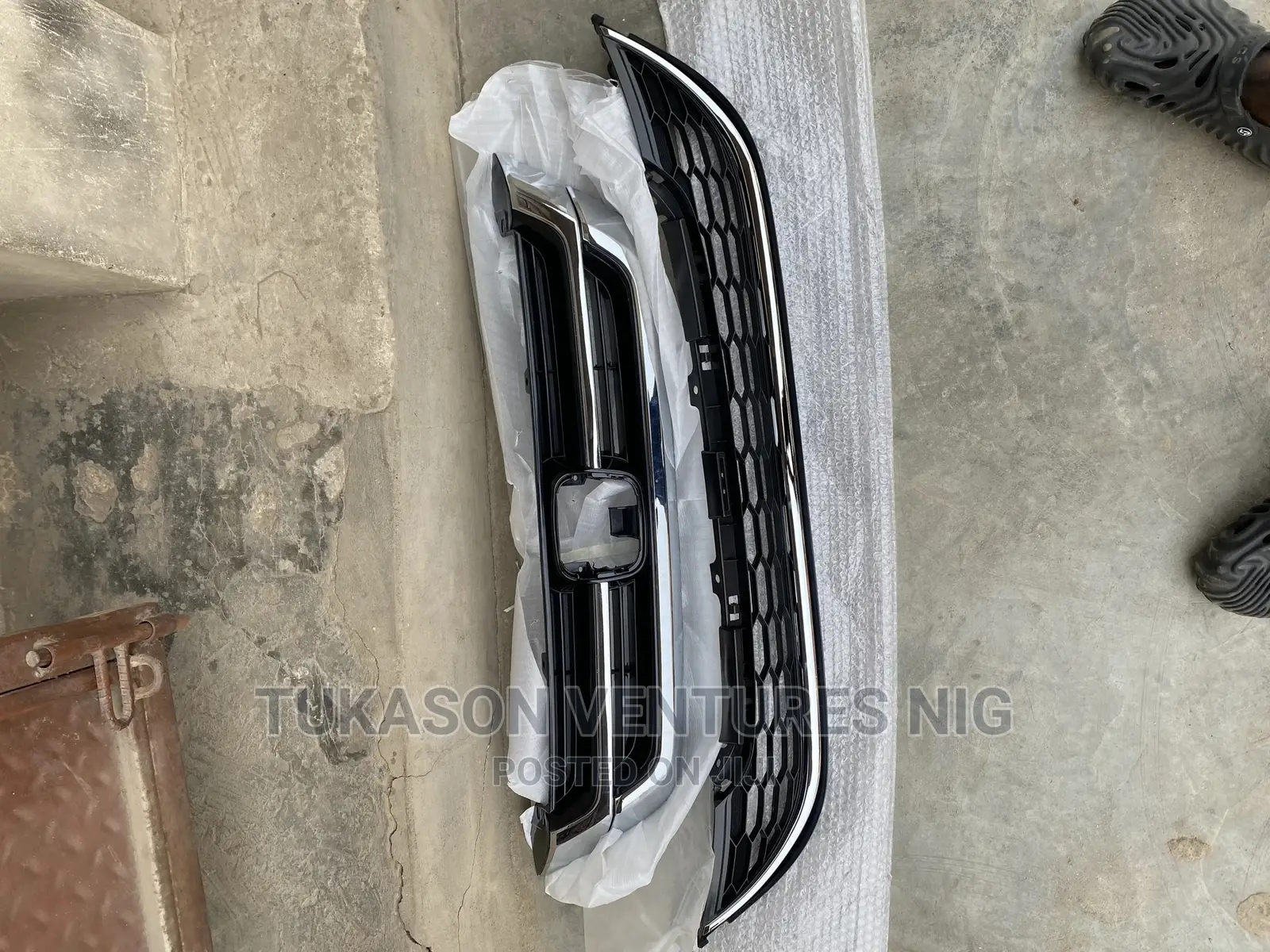 Front Grille 2010/2011 Honda CR-V