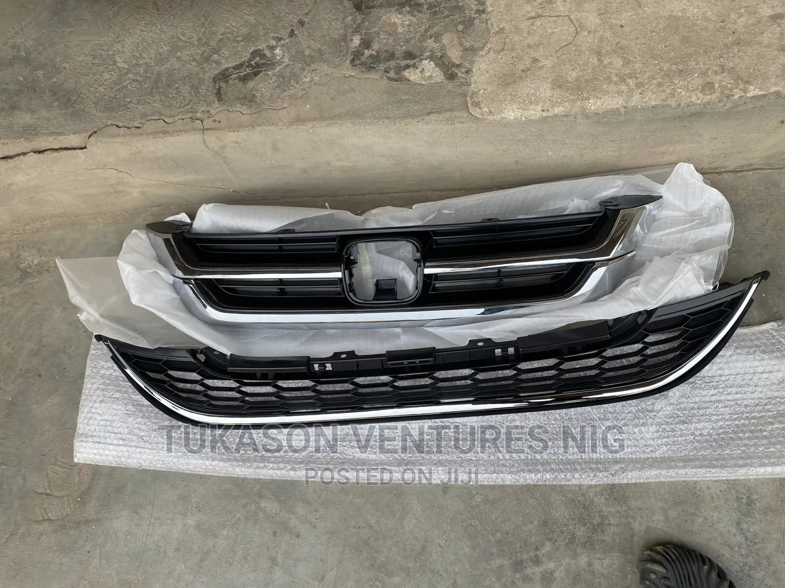 Front Grille 2010/2011 Honda CR-V
