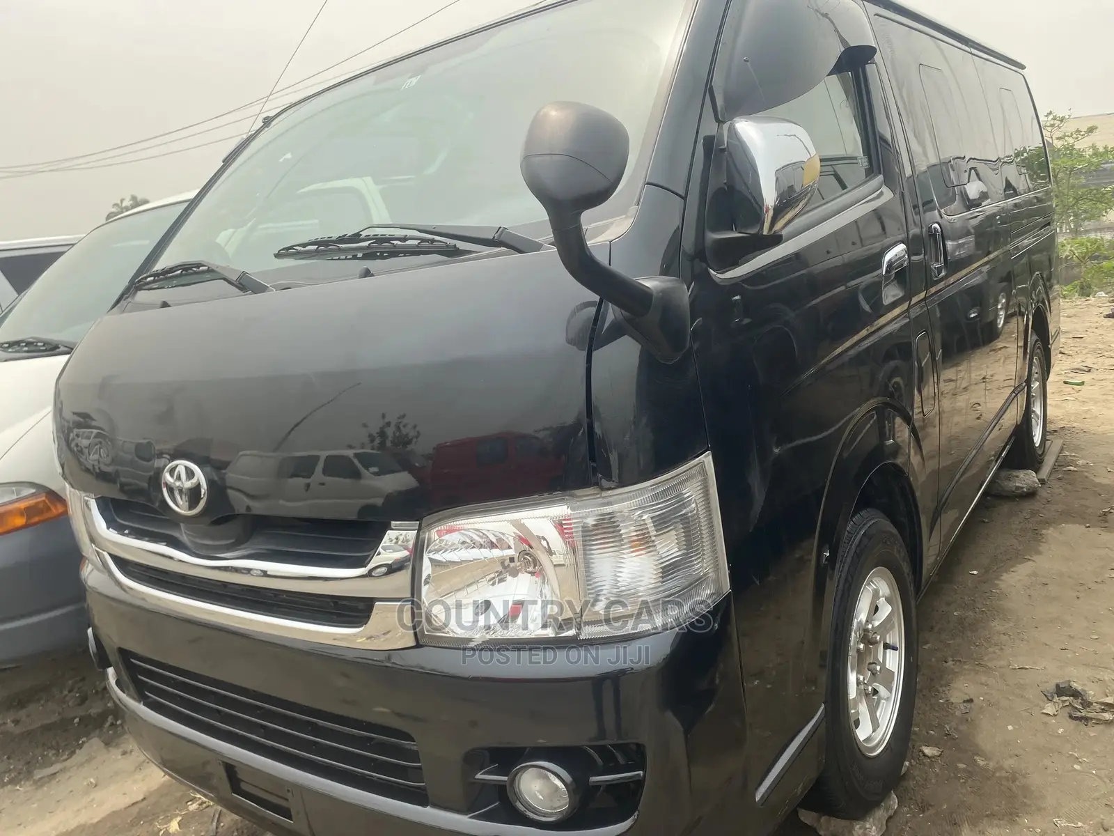 Toyota HiAce 2010 Black