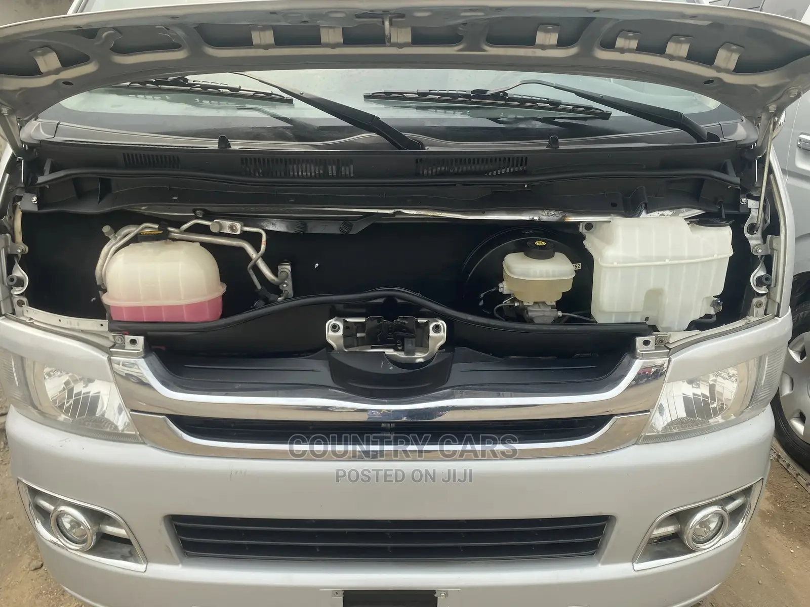 Toyota HiAce 2012 Silver