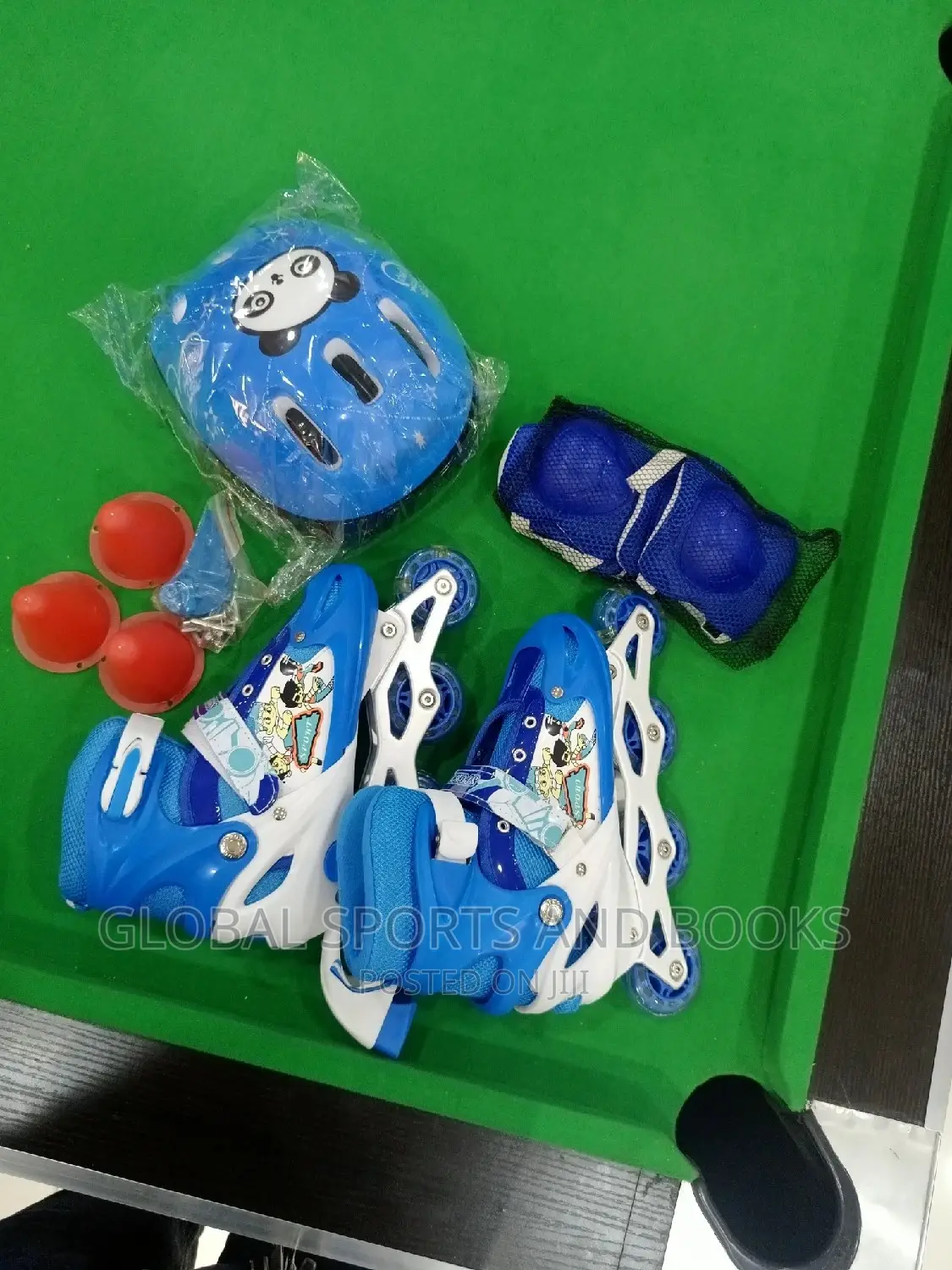 Skateshoe With Complete Accessories, Helmet,Elbow Knee Gear