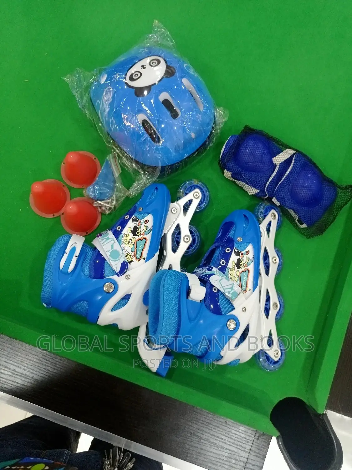 Skateshoe With Complete Accessories, Helmet,Elbow Knee Gear