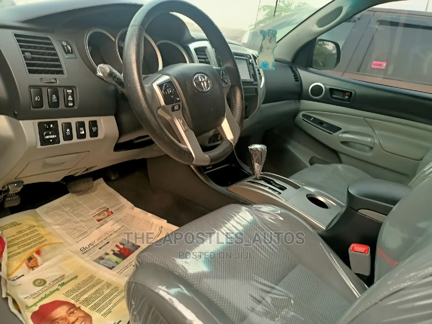 Toyota Tacoma V6 4dr Access Cab 4WD 6.1 ft. SB (4.0L 6cyl 5A) 2015 Gray