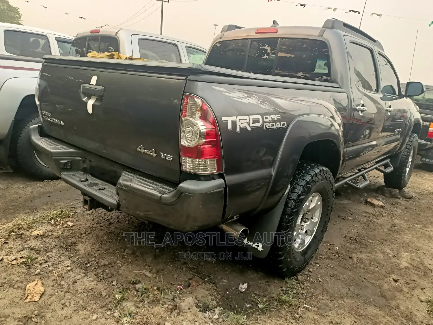 Toyota Tacoma V6 4dr Access Cab 4WD 6.1 ft. SB (4.0L 6cyl 5A) 2015 Gray