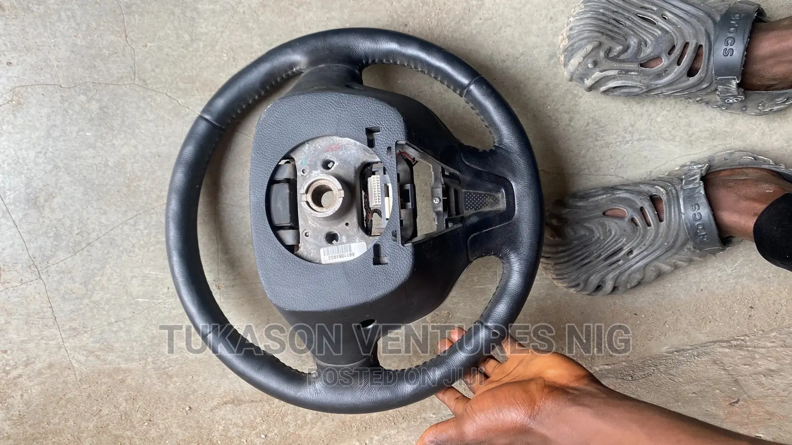 Steering Wheel and Airbag 2010 Honda Crosstour