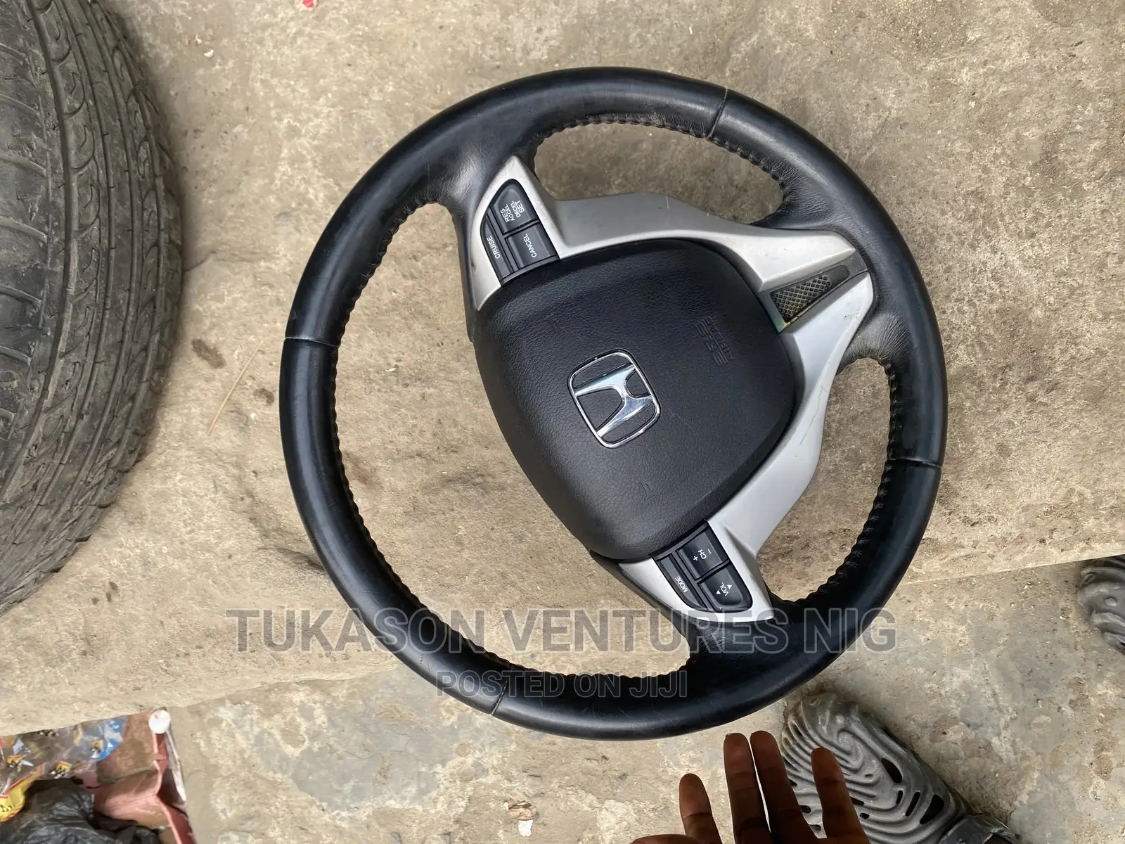 Steering Wheel and Airbag 2010 Honda Crosstour