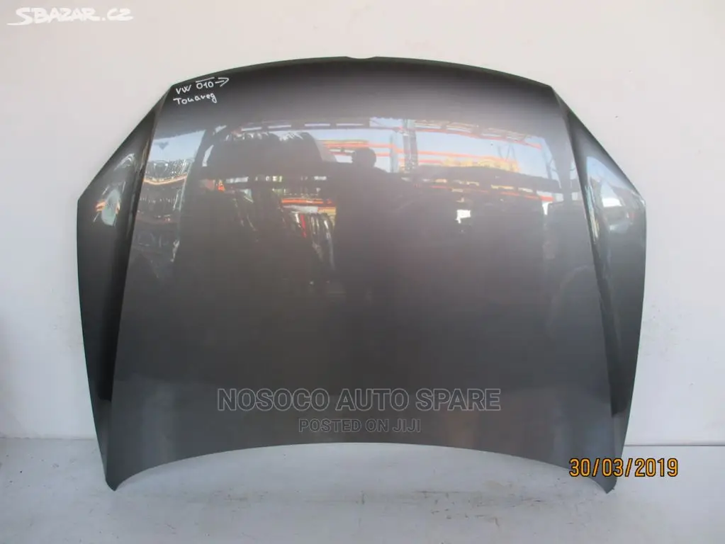 Bonnet Touareg 2013 Is Available Now in Store