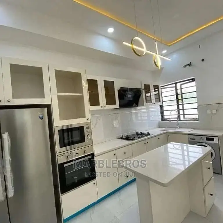 Kitchen Countertop Finishing Italian White Stone