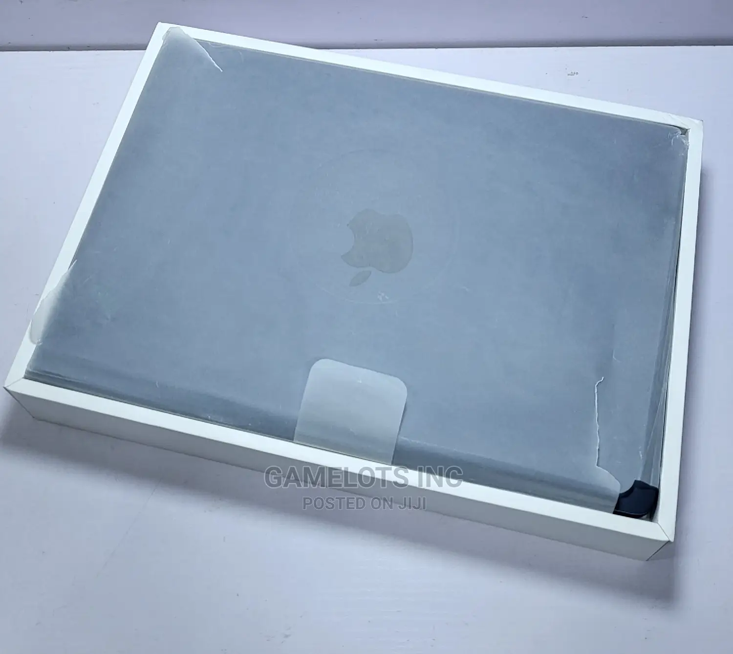 New Laptop Apple MacBook Air 2022 M2 8GB Apple M2 SSD 512GB