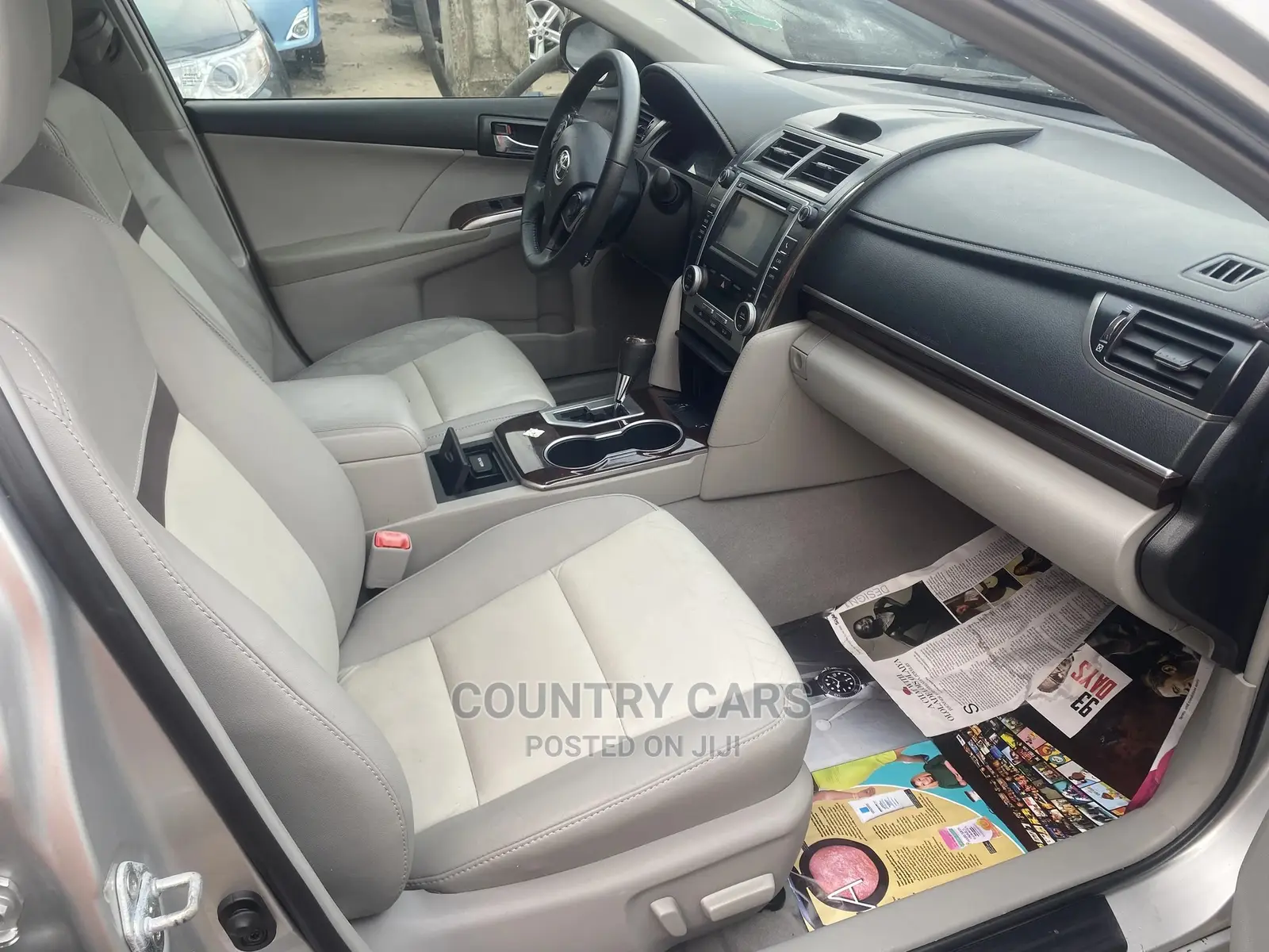 Toyota Camry XLE V6 4dr Sedan (3.5L 6cyl 6A) 2012 Silver