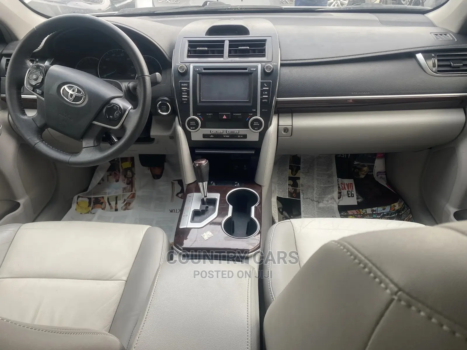 Toyota Camry XLE V6 4dr Sedan (3.5L 6cyl 6A) 2012 Silver